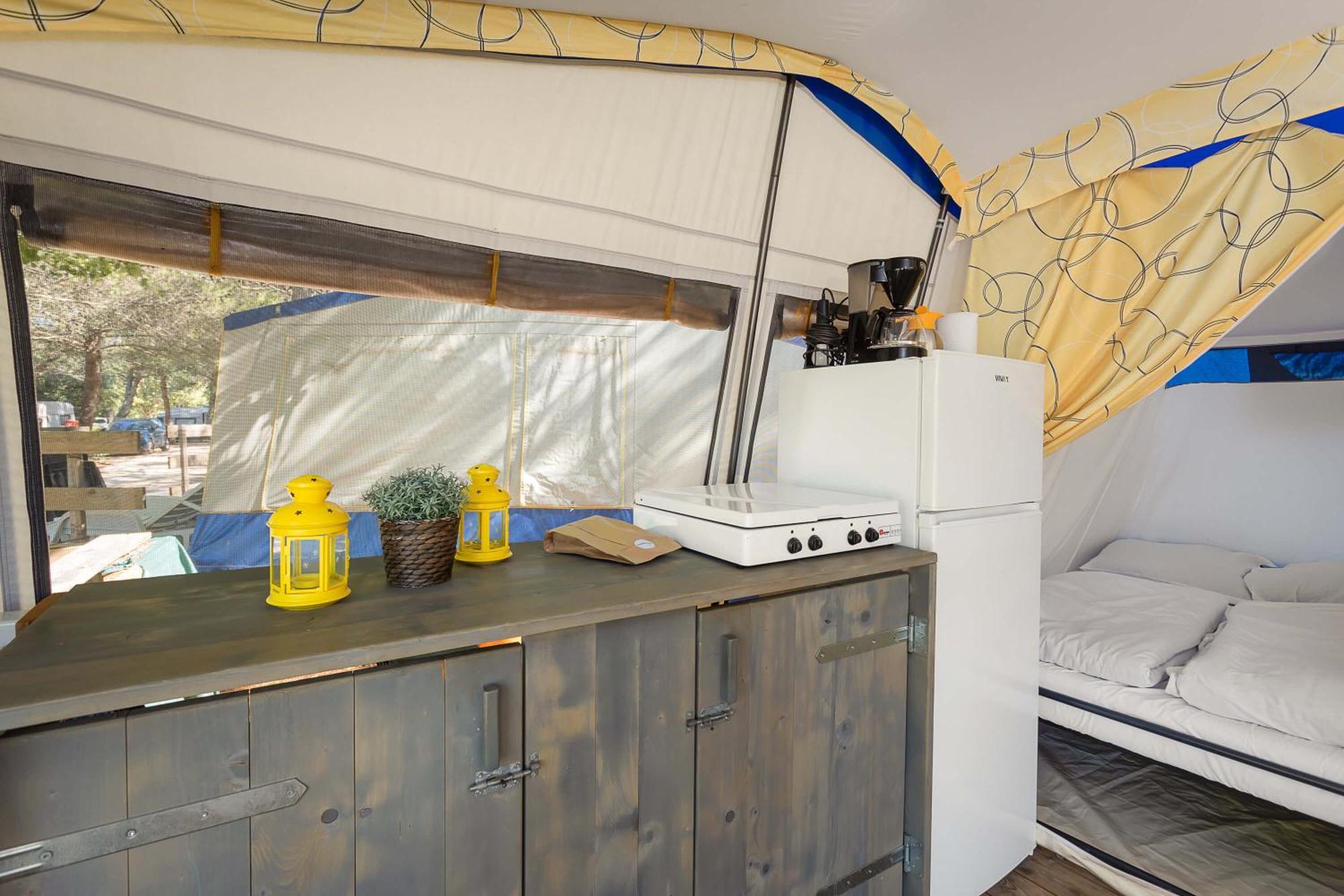 Easyatent Bungalow Tent Lanterna Červar-Porat Quarto foto