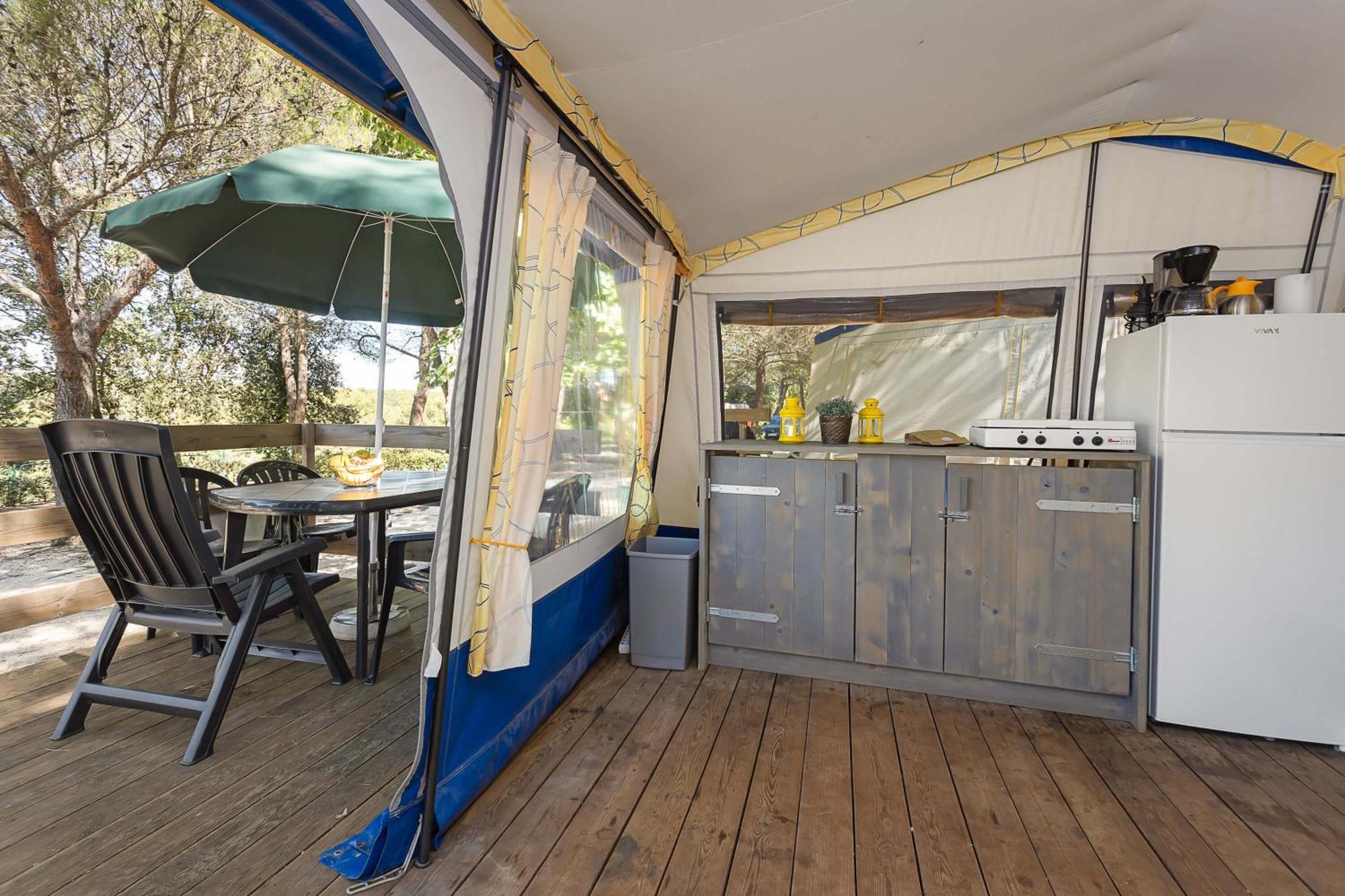 Easyatent Bungalow Tent Lanterna Červar-Porat Quarto foto