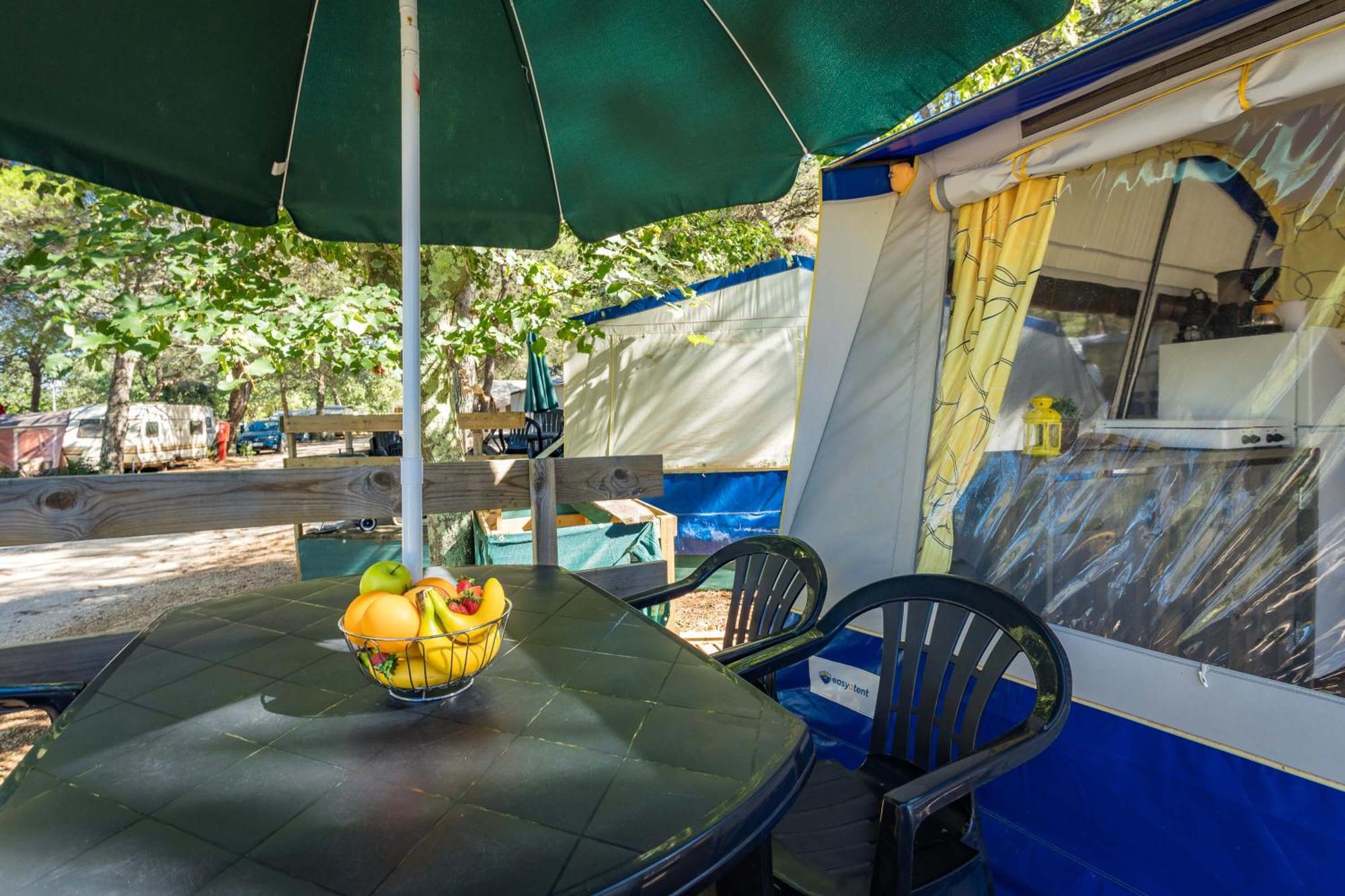 Easyatent Bungalow Tent Lanterna Červar-Porat Quarto foto